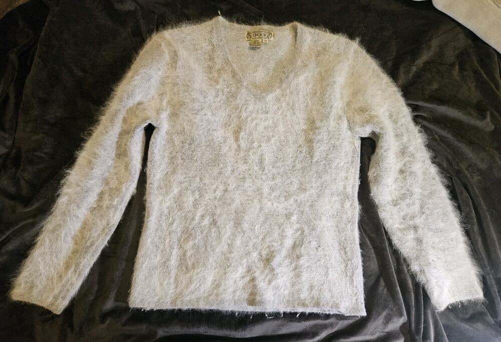 Angora Blend Sweater, Womens, Fuzzy, Size L, 34" Chest, V-neck, Vintage, Soft
